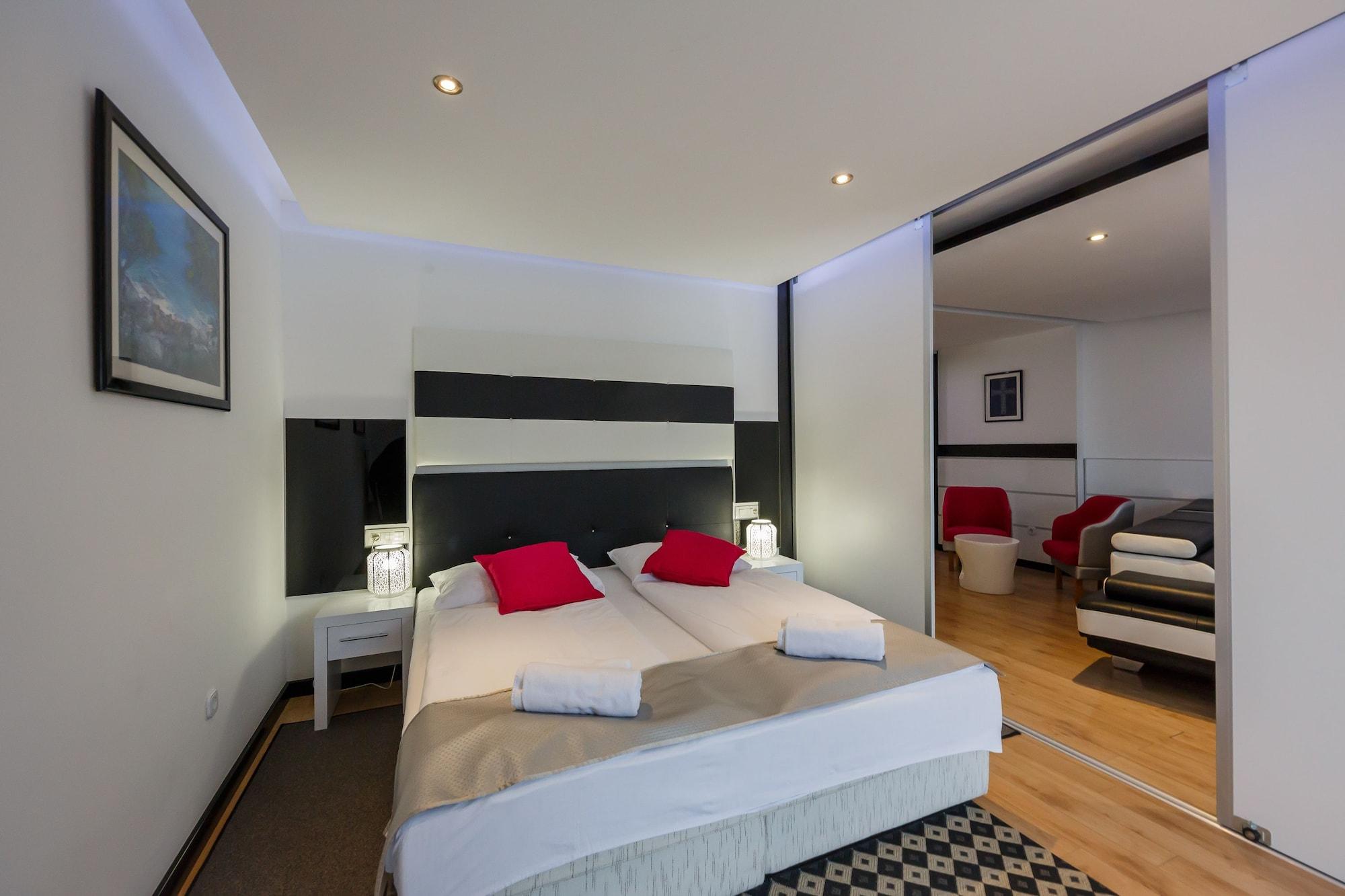 Hotel Sveti Kriz 4*